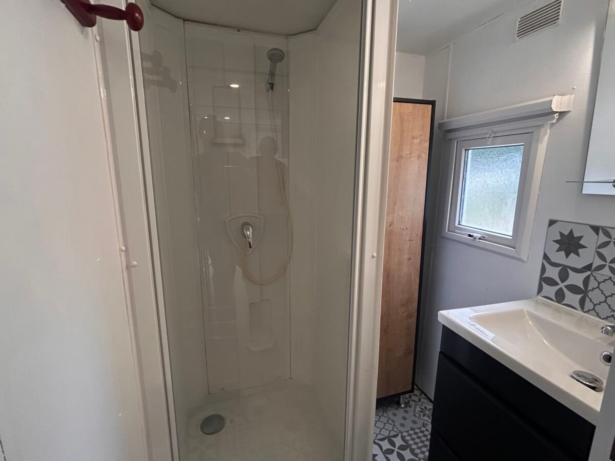 Salle_de_bain_enfants_mobilhome52_obeaulaurier_familial