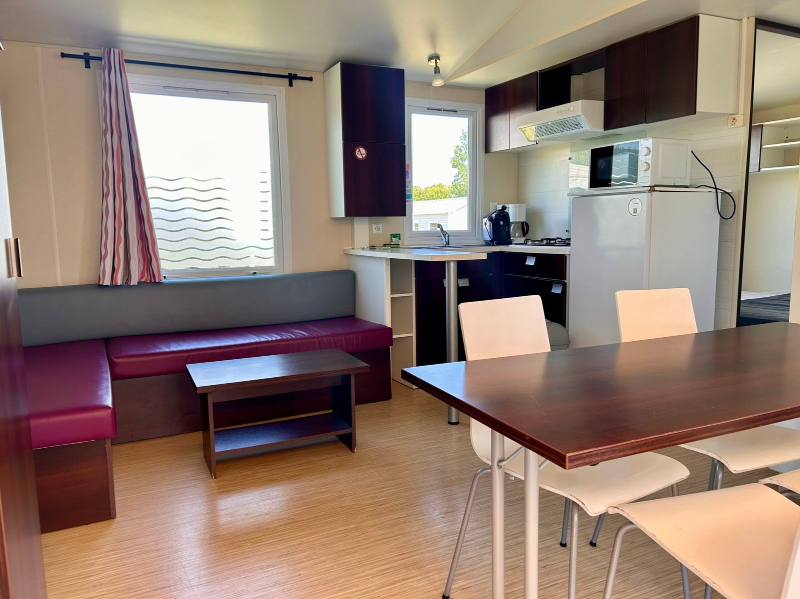 Pièce_principale_mobilhome_cosy66_obeaulaurier