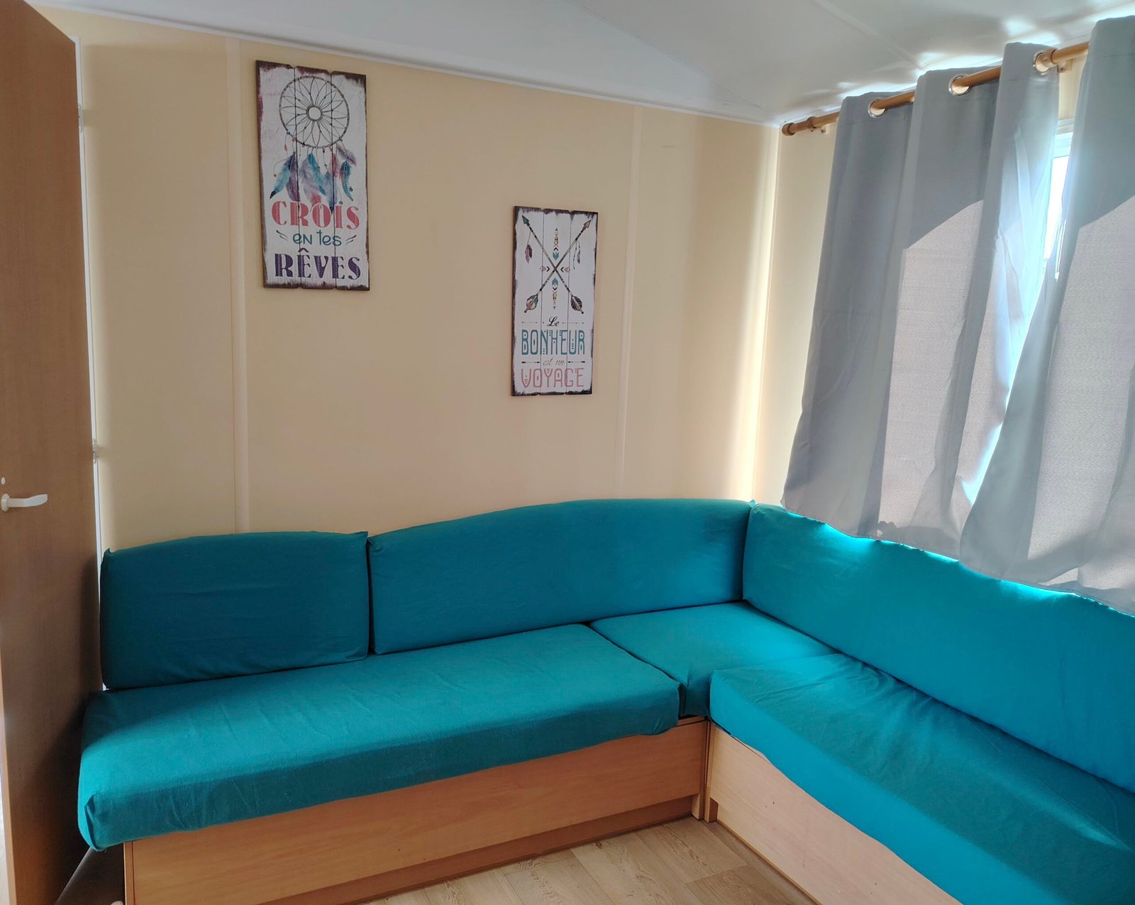 Salon_mobilhome70_2