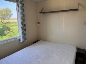 Mobilhome_80_chambre_lit_double_camping_obeaulaurier_familial_nature