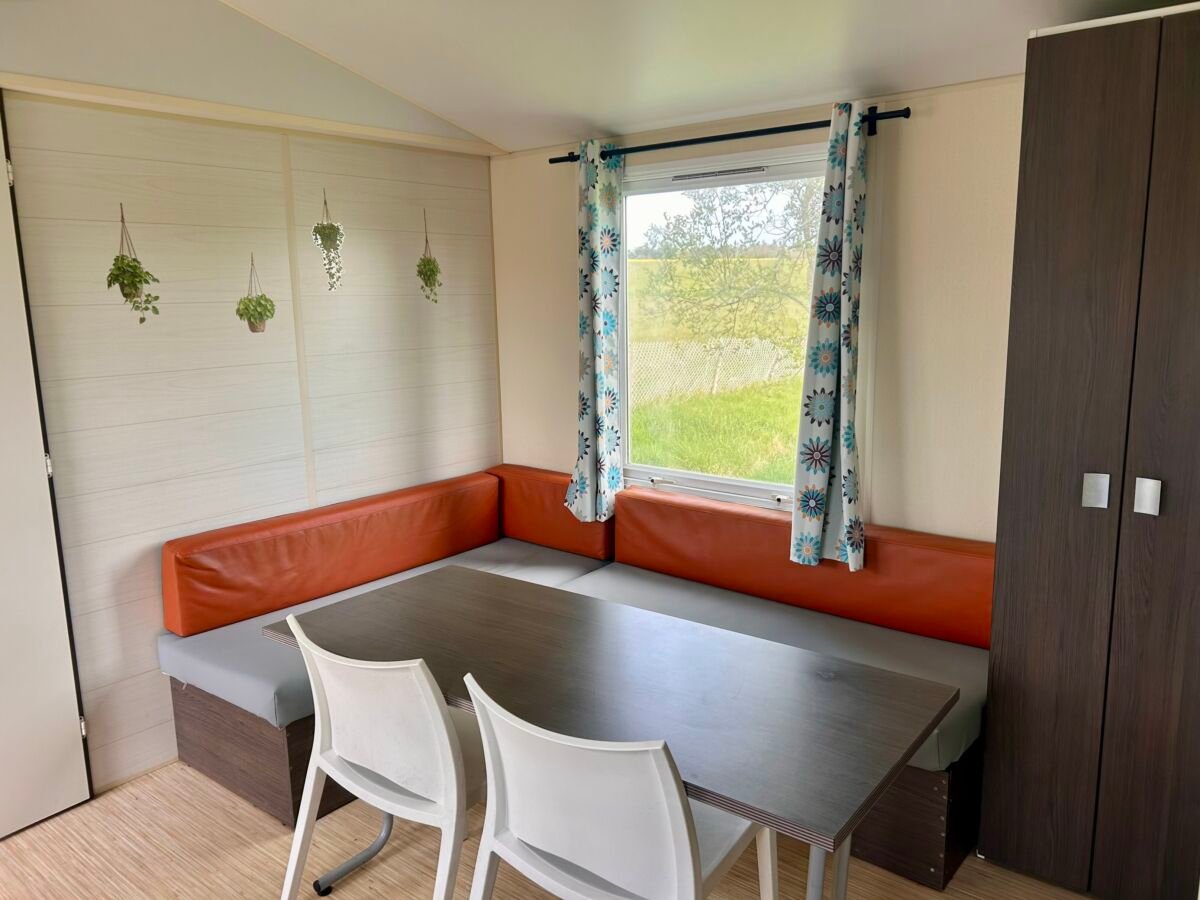 Salle_a_manger_mobilhome_82_camping_vendée_nature